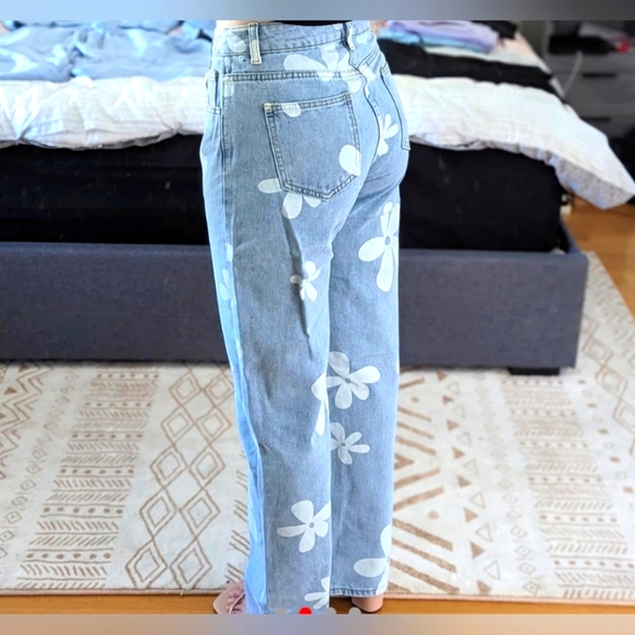 Flower Jeans - Picture 2 of 6